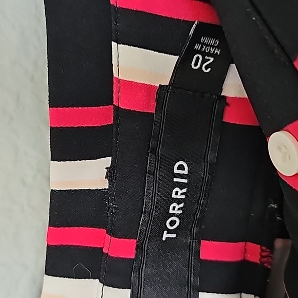 Torrid Girly Summer Colorful size 20 striped crepe shorts - Picture 7 of 11